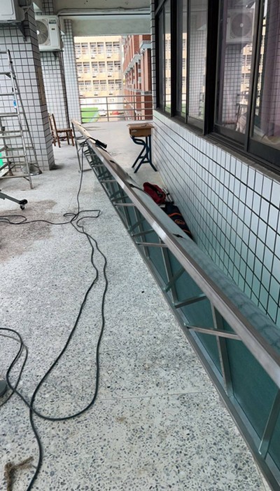 台中遮雨棚，台中採光罩，台中車庫遮雨棚，台中陽台採光罩，台中走廊遮雨棚，台中走廊採光罩，台中窗戶採光罩