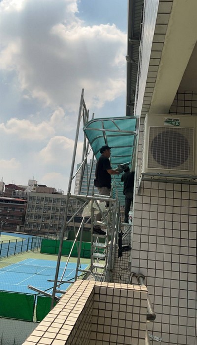 台中遮雨棚，台中採光罩，台中車庫遮雨棚，台中陽台採光罩，台中走廊遮雨棚，台中走廊採光罩，台中窗戶採光罩