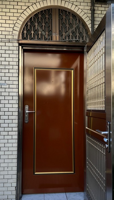 台中舊鐵門更換, 台中住家大門更換, 台中大門更換, 台中子母門更換, 台中玄關門更換, 台中不銹鋼門, 台中鐵門, 台中鋁門, 台中鍛造鐵門, 台中防火門, 台中電動鐵門, 台中鐵件製作, 台中造型門