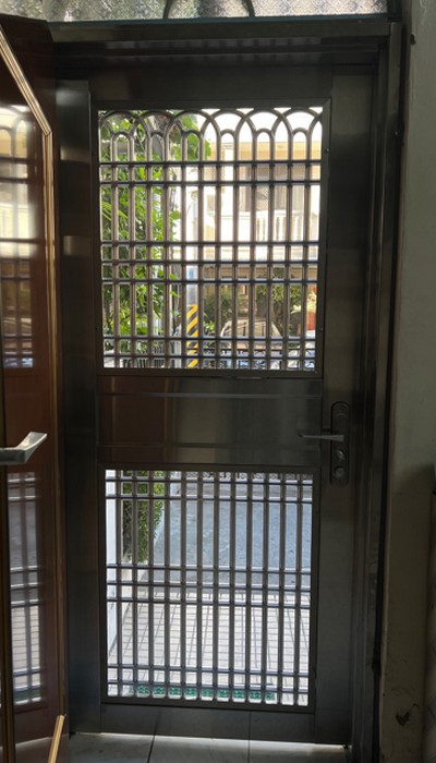 台中不銹鋼門, 台中鐵門, 台中鋁門, 台中鍛造鐵門, 台中防火門, 台中電動鐵門, 台中鐵件製作, 台中造型門
