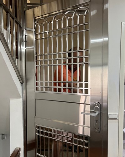 台中白鐵扶手安裝, 台中鐵門安裝, 台中不鏽鋼鐵門, 台中鐵樓梯, 台中樓梯扶手