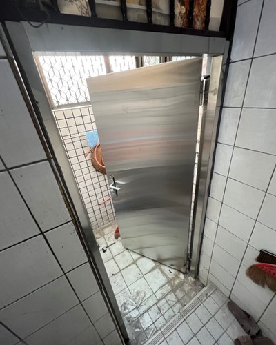 台中不銹鋼門, 台中鐵門, 台中鋁門, 台中鍛造鐵門, 台中防火門, 台中電動鐵門, 台中鐵件製作, 台中造型門