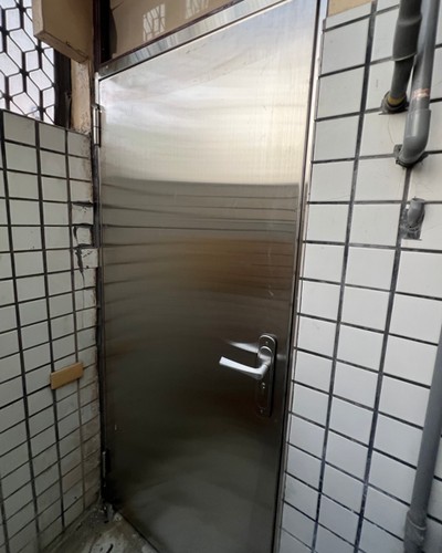 台中不銹鋼門, 台中鐵門, 台中鋁門, 台中鍛造鐵門, 台中防火門, 台中電動鐵門, 台中鐵件製作, 台中造型門