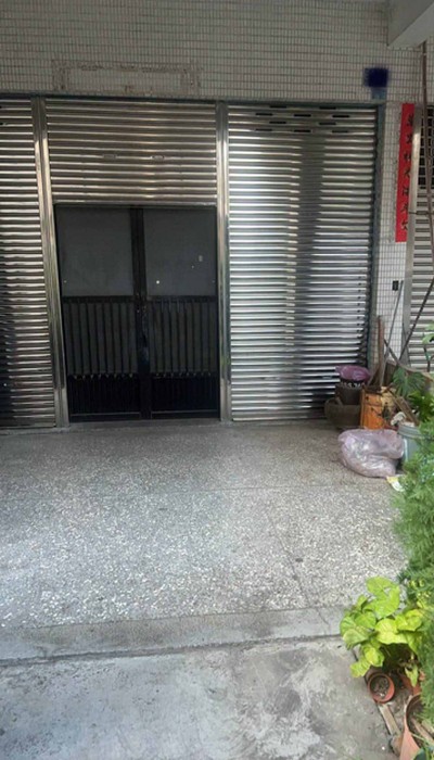 台中傳統鐵捲門安裝, 台中鐵捲門改小門費用, 台中鐵捲門改造, 台中鐵捲門加裝小門, 台中鐵捲門維修, 台中鐵捲門安裝, 台中鐵捲門價格, 台中捲門維修, 台中捲門故障, 台中捲門安裝, 台中捲門價格, 台中電動捲門, 台中伸縮大門, 台中電動鐵捲門, 台中手拉鐵捲門, 台中捲門, 台中不銹鋼捲門