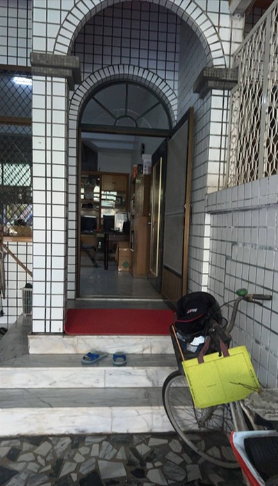 台中不銹鋼門, 台中鐵門, 台中大門更換玄關門, 台中鐵門安裝師傅, 台中鐵件製作