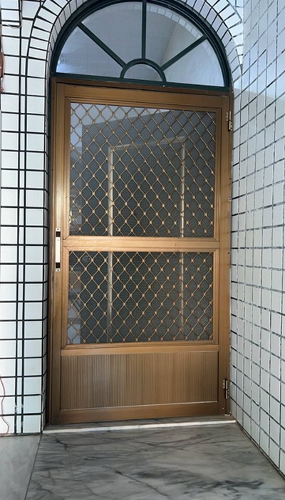 台中梧棲不銹鋼門, 台中梧棲鐵門, 台中梧棲大門更換玄關門, 台中梧棲鐵門安裝師傅, 台中梧棲鐵件製作