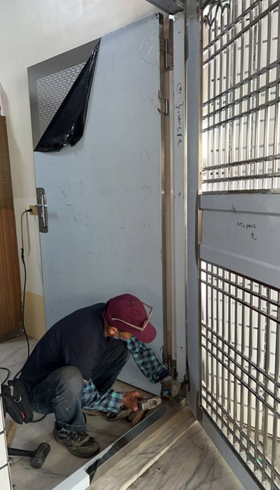 台中清水鐵工師傅, 台中清水不鏽鋼防盜門安裝, 台中清水不銹鋼鐵門安裝, 台中清水白鐵門安裝, 台中清水防盜門安裝