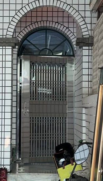 台中鐵工師傅, 台中不鏽鋼防盜門安裝, 台中不銹鋼鐵門安裝, 台中白鐵門安裝, 台中防盜門安裝