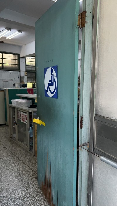 台中訂做紗窗門, 台中鋁門窗更換, 台中鋁門窗, 台中氣密窗, 台中隔音窗, 台中防盜窗